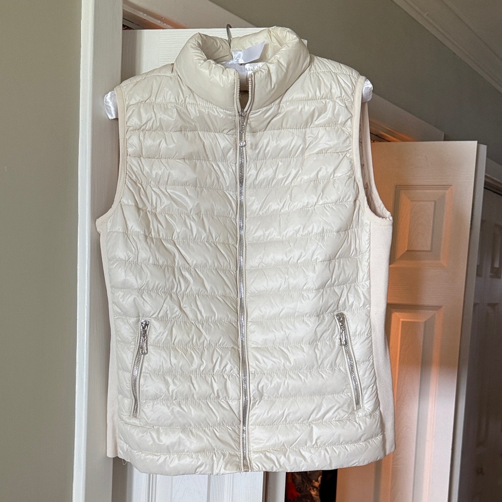 Chic French Women's Cream Puffer Vest